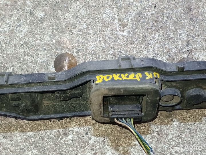 Плата заднего правого фонаря на Рено Доккер 2018г