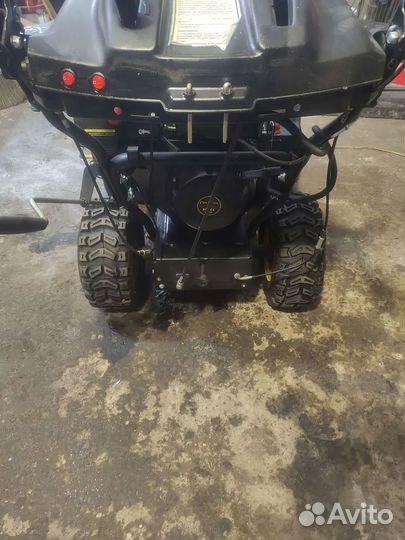 Снегоуборщик Champion ST1376E