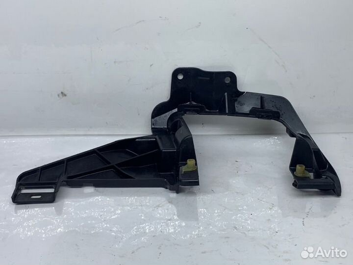 Кронштейн правый Mercedes-Benz Gl X166 4.7 2013
