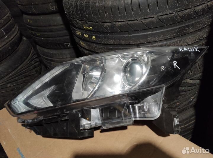 Фара битая левая галоген Nissan Qashqai