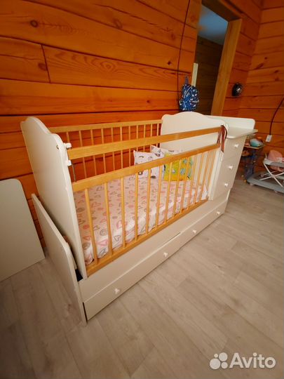 Кровать трансформер с маятником