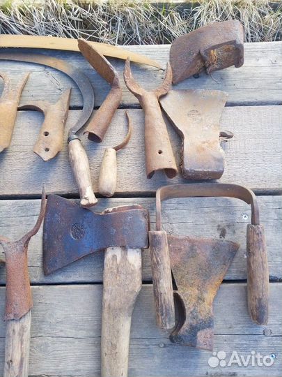 Старинный инструмент