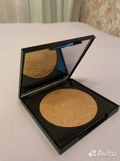 Пудра-бронзер Givenchy Floral Edition Les Saisons