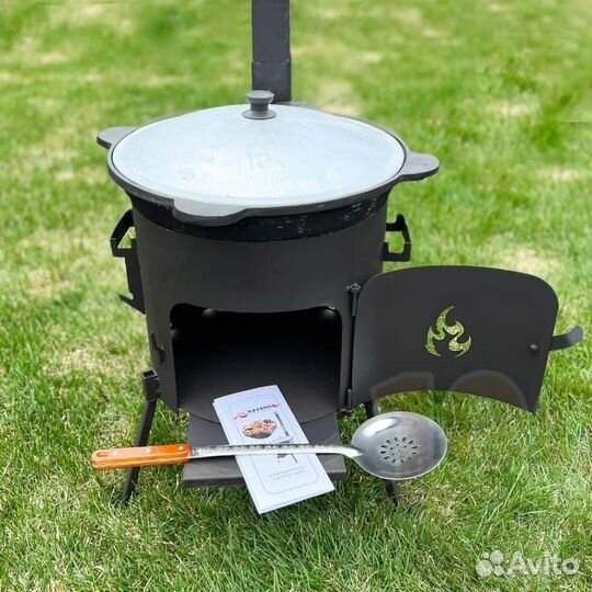 Печь под казан 12 л с трубой и дверцей