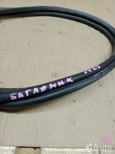 Уплотнительная резинка задняя Mercedes-Benz C200