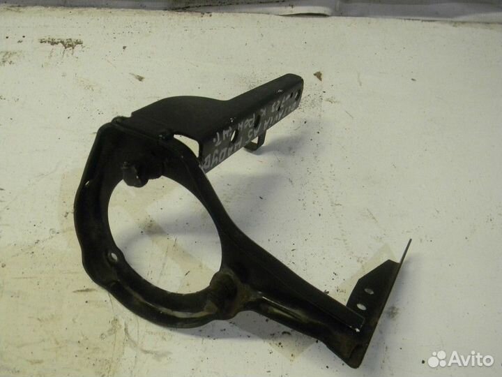 Кронштейн воздушного насоса Octavia (A5 1Z) 2004-2