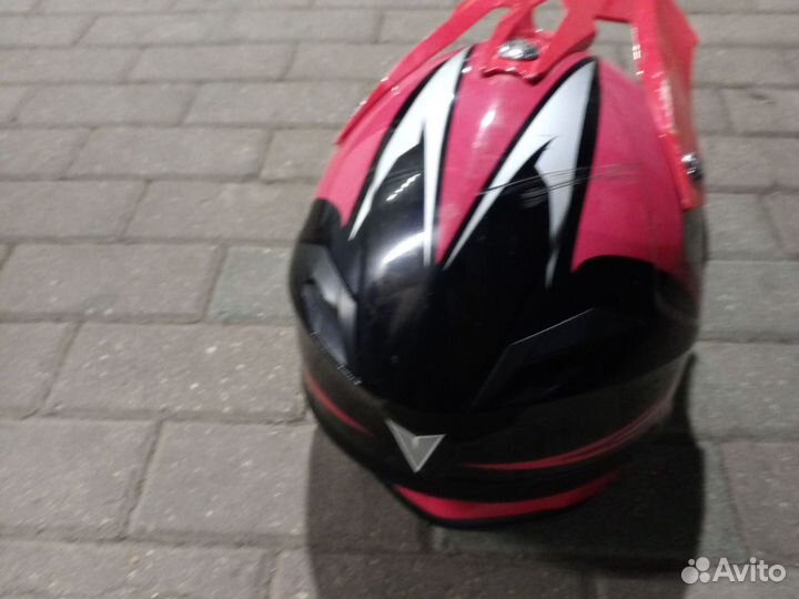 Горнолыжный шлем