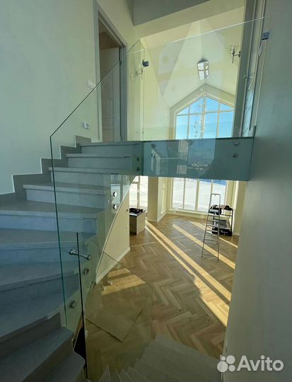 Стеклянные перила, оргаждения