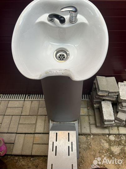 Раковина в парикмахерскую
