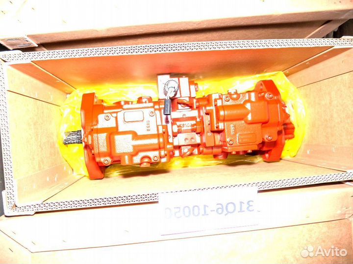 Водяная помпа Hitachi/zx230