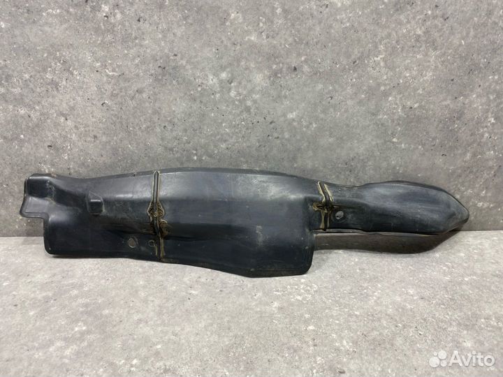 Пыльник крыла передний правый Skoda Octavia