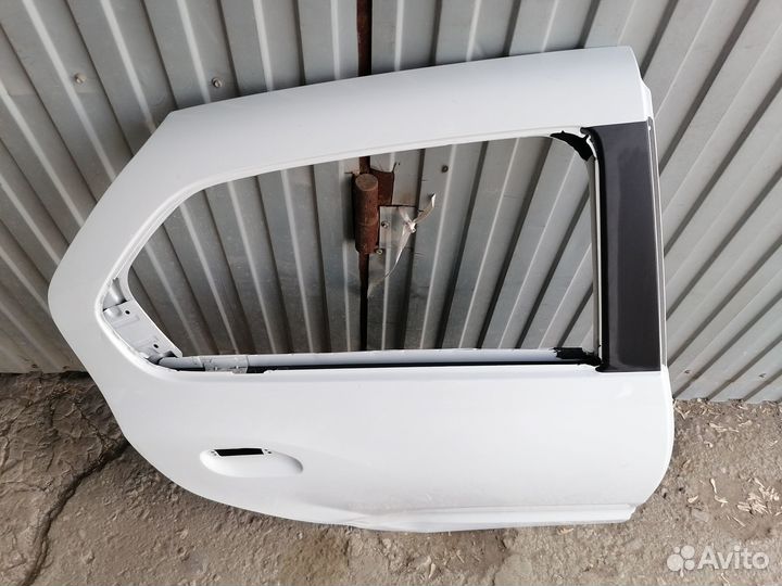 Дверь задняя боковая Renault Logan 2 правая