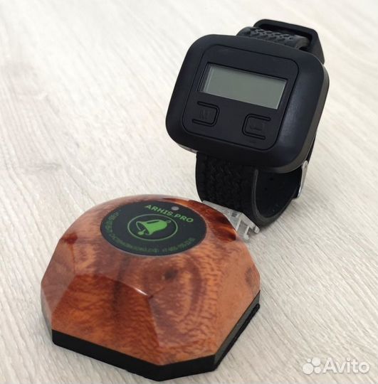 Кнопка вызова официанта Махагон и пейджер часы