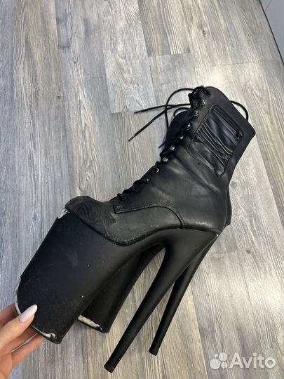 Стрипы ботильоны четверки pleaser