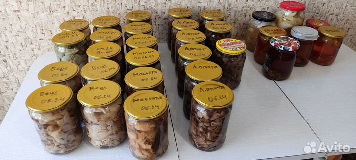 Грибы маринованные