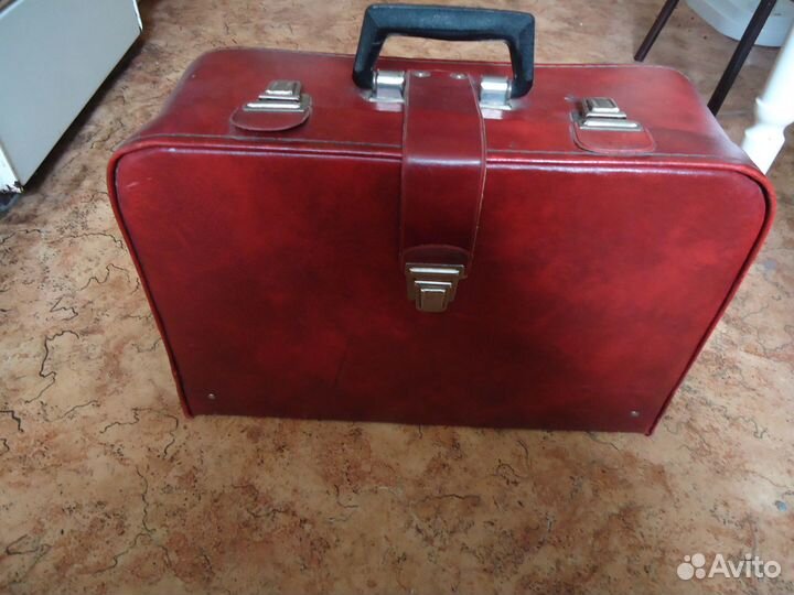 Швейная машинка Подольск 142