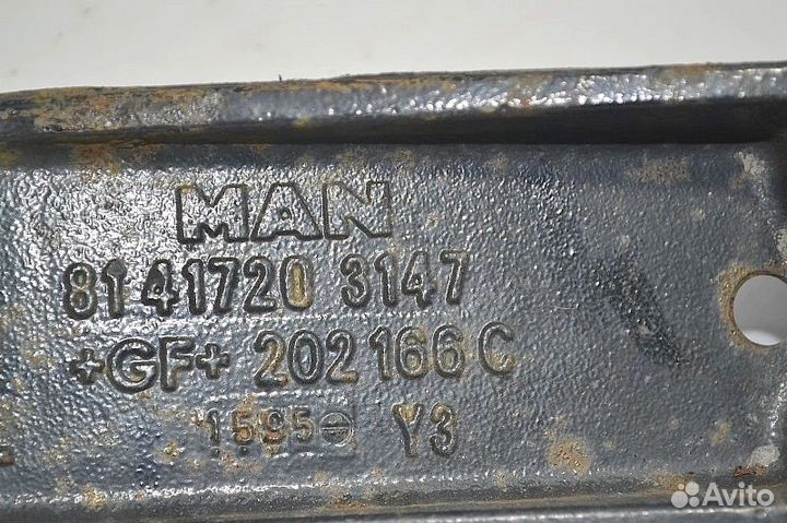 Кронштейн кабины, передний левый MAN TGA 18.440 (0