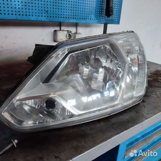 Передняя левая фара датсун он-до