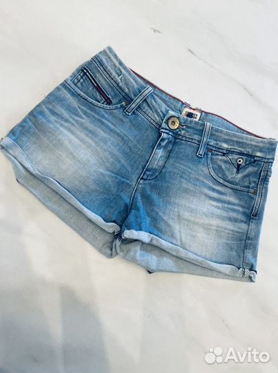 Джинсовые шорты Hilfiger Denim р28(новые.)