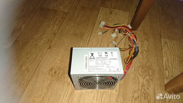 Delux ATX350WP4 200pin+4pin,SATA 2шт,большой кулер