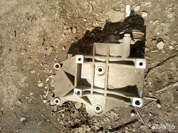 Кронштейн кондиционера Audi A4 B5