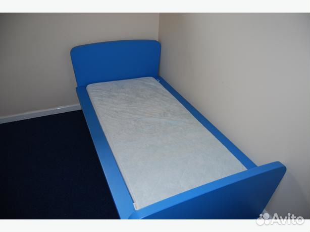 Кровать и тумбочка икеа