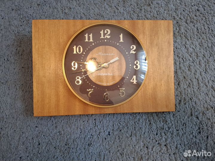 Настенные часы Молния советские
