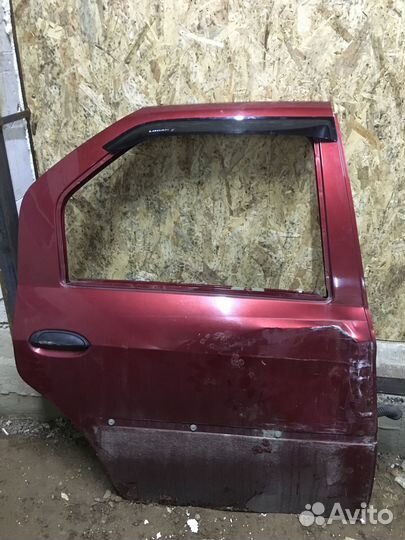 Дверь renault logan