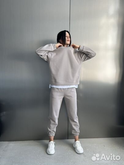 Спортивный костюм женский