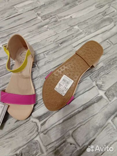 Босоножки новые обувь для девочек 34,37