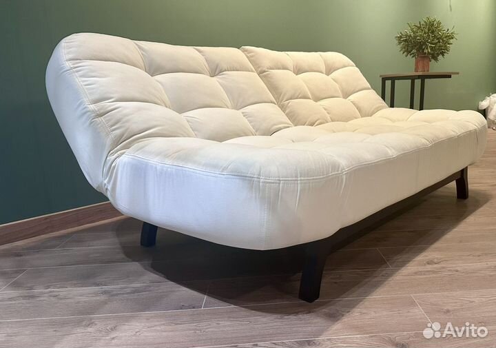 Диван кровать на ножках 