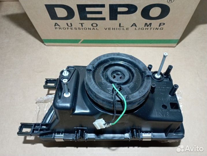 Фара правая Nissan Sunny 88-92