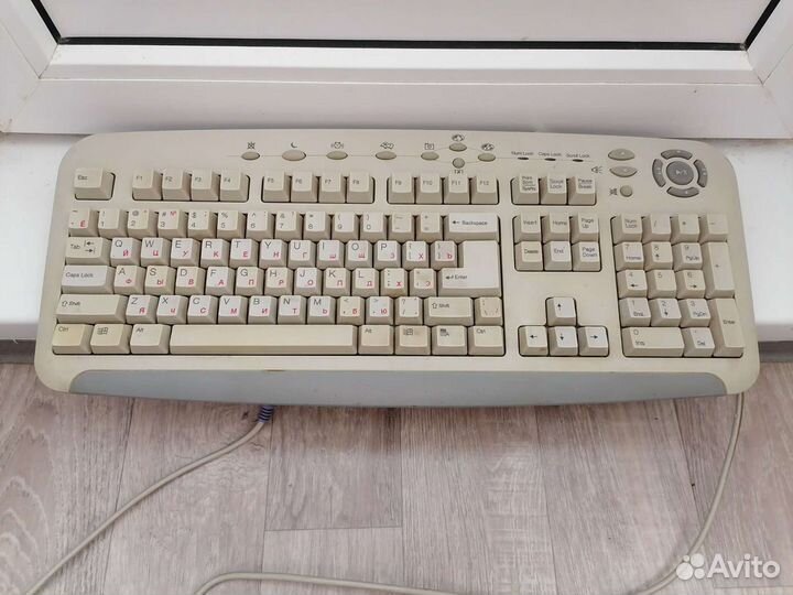 Клавиатура и колонки