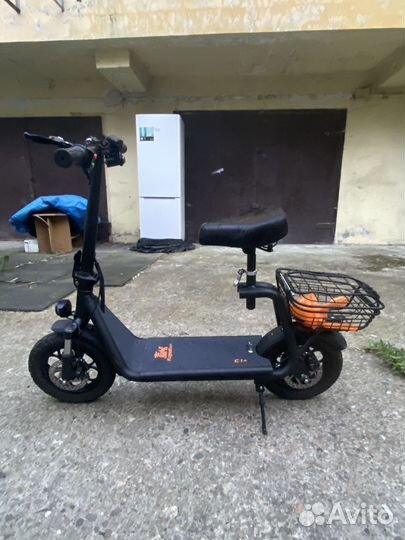 Электросамокат kugoo c1 plus в хорошем состоянии