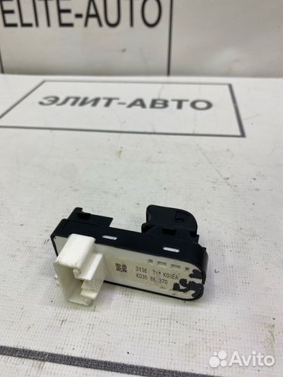 Кнопка стеклоподъемника задняя правая Mazda 6 GJ