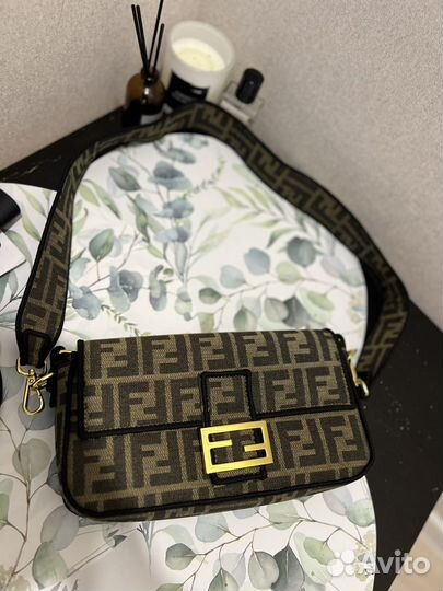Женская сумка fendi