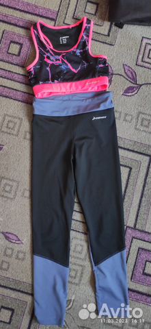 Спортивные лосины и топ