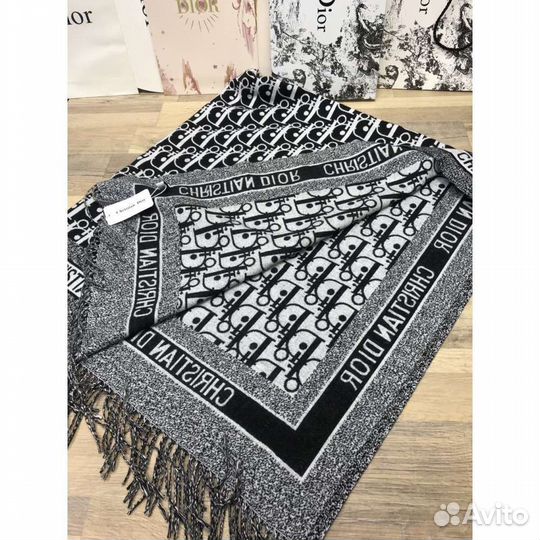 Палантин, шарф, платок Dior