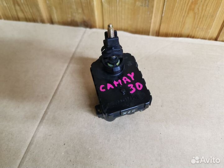 Корректор фары Toyota Camry 30