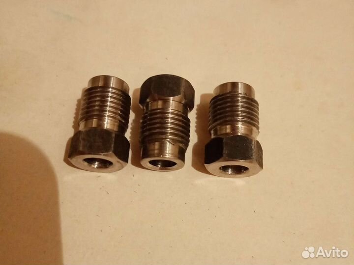 Нержавеющий штуцер тормозной трубки