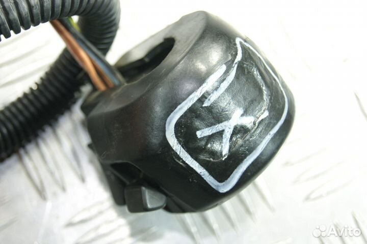 Пульт правый Suzuki Bandit 250V, GJ77A, J708