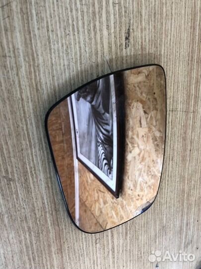 Зеркальный элемент передний правый Nissan Qashqai