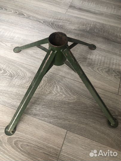 Подставку для елки