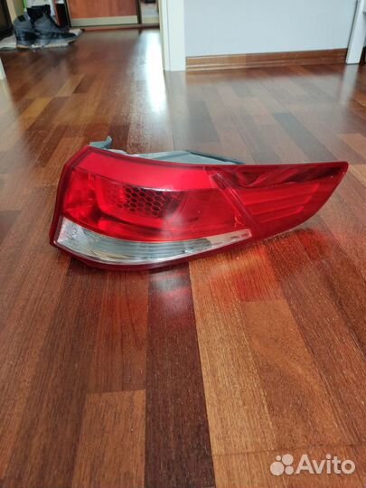 Задний правый фонарь Kia rio 3 924024X500