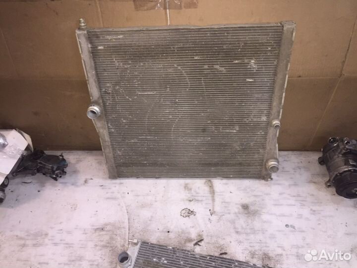 Радиатор охлаждающей жидкости X5 E70 X6 E71 M