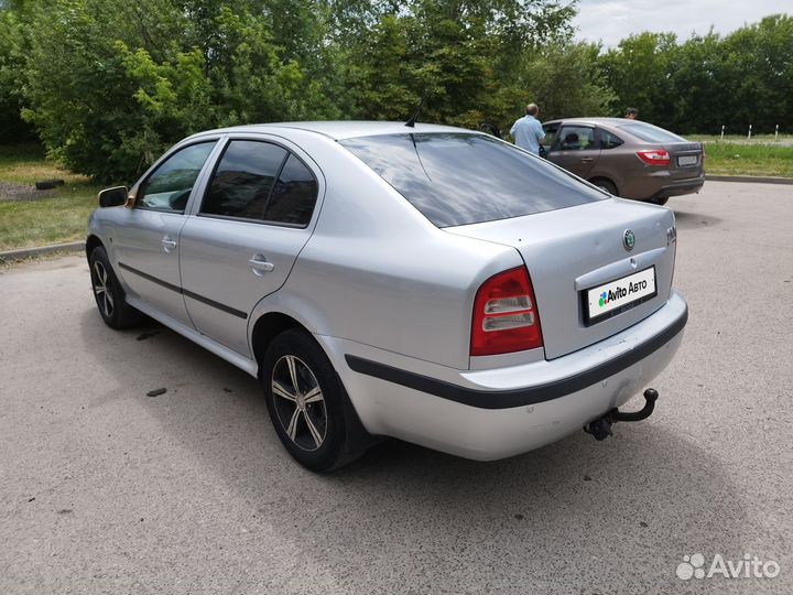 Skoda Octavia 1.6 МТ, 2008, битый, 356 164 км