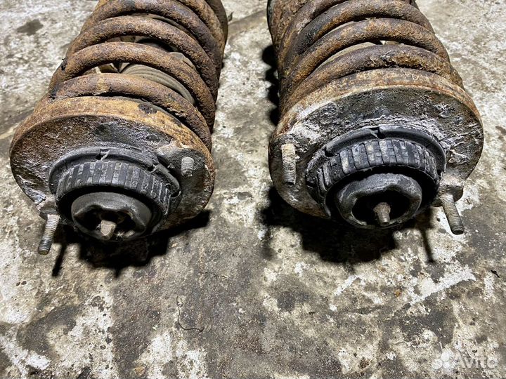 Стойка передняя левая/правая Alfa Romeo 166