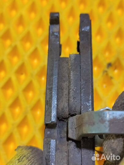 Колодки тормозные задние Bmw 5 E60 2.5 N52 2009