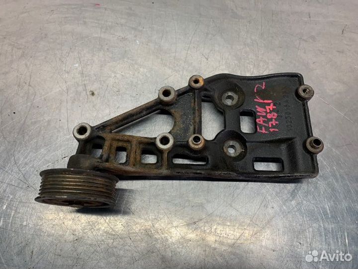 Кронштейн гидроусилителя руля Faw V2 FAW V2 CA4GA1