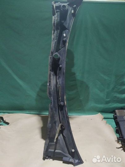 Жабо Nissan Almera N16